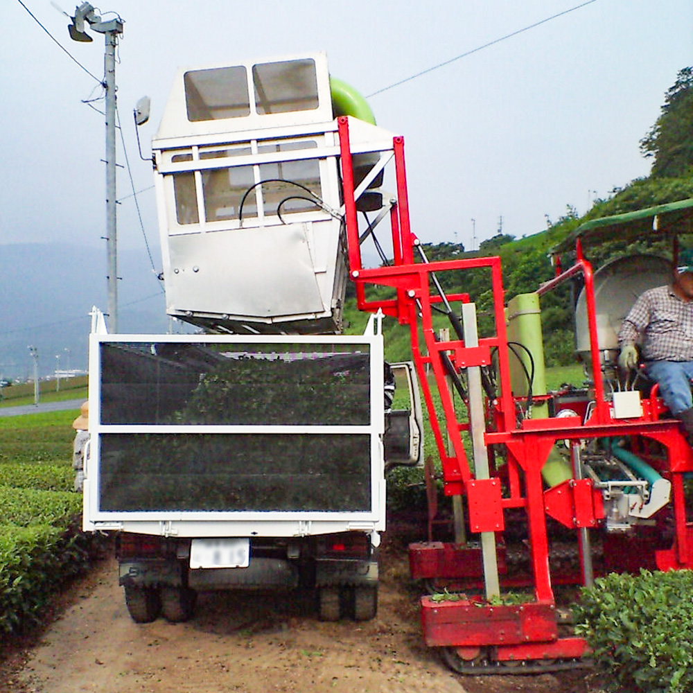 乗用型摘採機